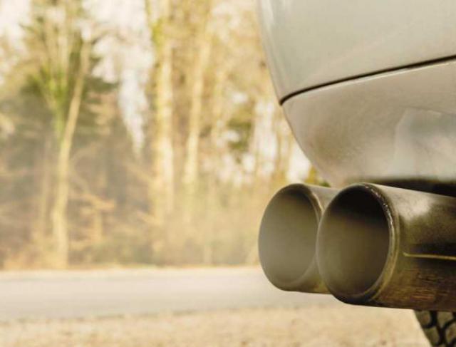 Fumaça saindo do escapamento: O que pode significar?